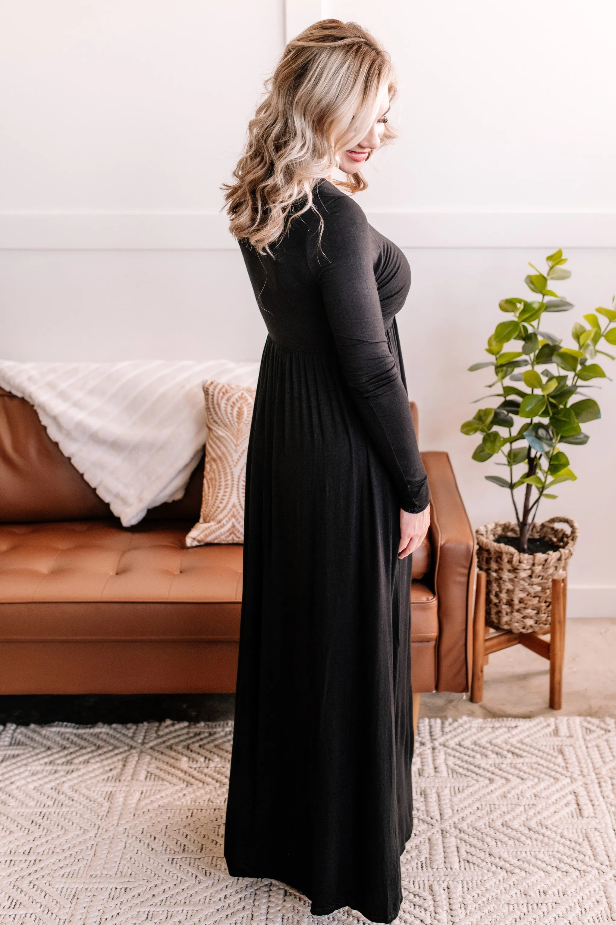 *Size M: Cover Girl Twisted Front Long Sleeve Maxi Dress in Soft Black By White Birch